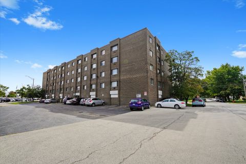 Tiny photo for 7650 W Altgeld Street #306, Elmwood Park, IL 60707 (MLS # 12497110)