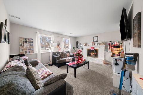 Tiny photo for 220 N Rosedale Avenue, Aurora, IL 60506 (MLS # 12602981)