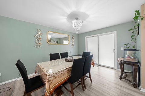 Tiny photo for 220 N Rosedale Avenue, Aurora, IL 60506 (MLS # 12602981)