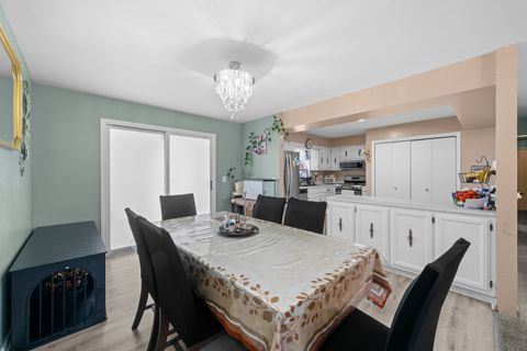 Tiny photo for 220 N Rosedale Avenue, Aurora, IL 60506 (MLS # 12602981)