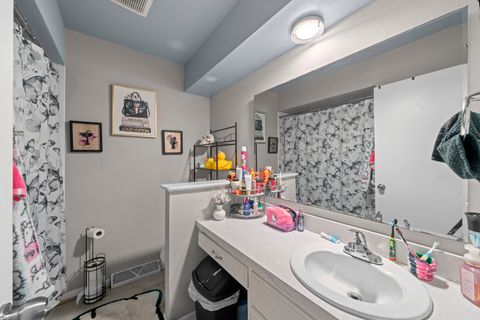 Tiny photo for 220 N Rosedale Avenue, Aurora, IL 60506 (MLS # 12602981)