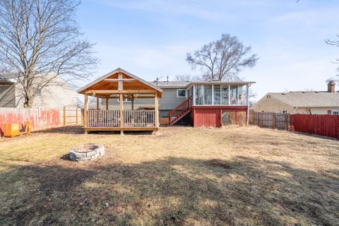 Tiny photo for 220 N Rosedale Avenue, Aurora, IL 60506 (MLS # 12602981)