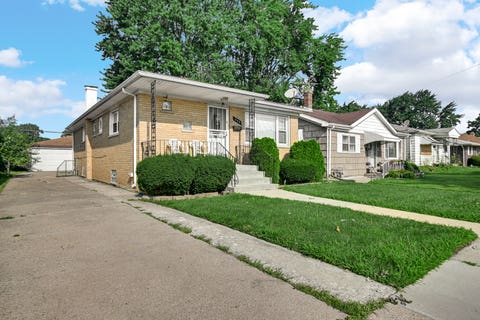 Photo of 446 Greenbay Avenue, Calumet City, IL 60409 (MLS # 12730527)