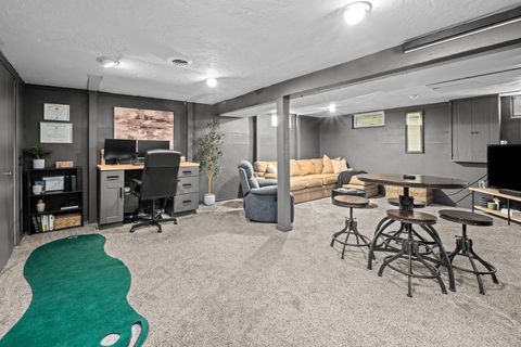 Tiny photo for 2717 E 37th Street, Davenport, IA 52807 (MLS # 12637315)