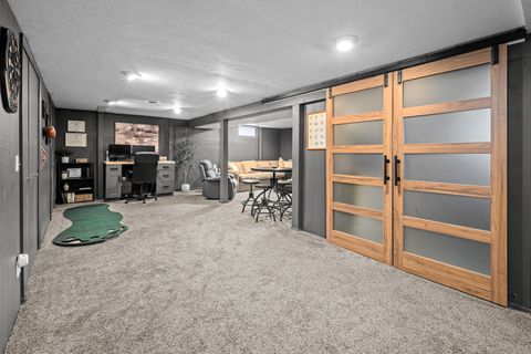 Tiny photo for 2717 E 37th Street, Davenport, IA 52807 (MLS # 12637315)