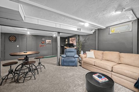 Tiny photo for 2717 E 37th Street, Davenport, IA 52807 (MLS # 12637315)