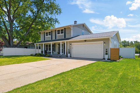 Tiny photo for 2717 E 37th Street, Davenport, IA 52807 (MLS # 12637315)