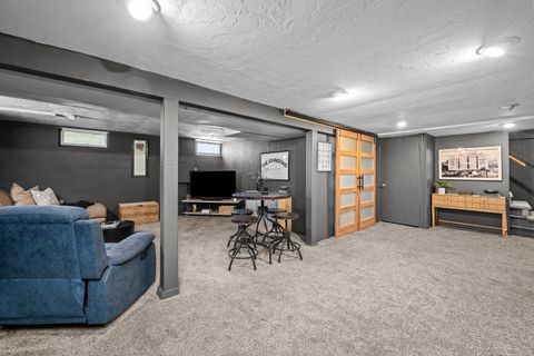 Tiny photo for 2717 E 37th Street, Davenport, IA 52807 (MLS # 12637315)