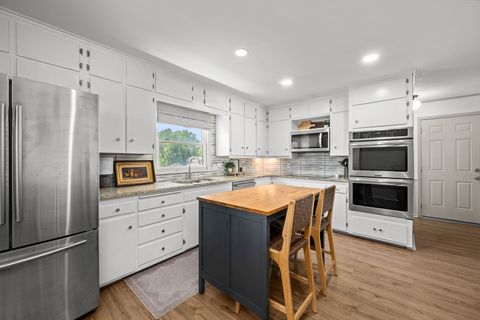 Tiny photo for 2717 E 37th Street, Davenport, IA 52807 (MLS # 12637315)