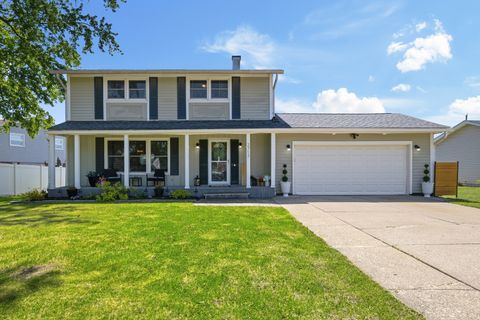 Photo of 2717 E 37th Street, Davenport, IA 52807 (MLS # 12637315)