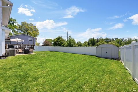 Tiny photo for 2717 E 37th Street, Davenport, IA 52807 (MLS # 12637315)