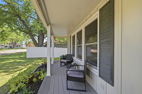 Tiny photo for 2717 E 37th Street, Davenport, IA 52807 (MLS # 12637315)