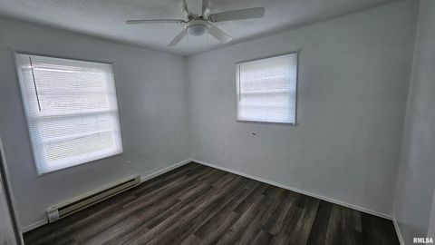 Tiny photo for 84 Yakima Circle, Mcclure, IL 62957 (MLS # EB453397)