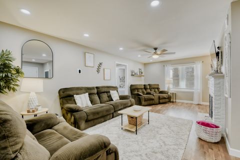 Tiny photo for Elmwood Park, IL 60707 (MLS # 12569222)