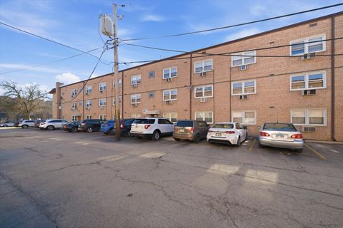 Tiny photo for 5211 N Potawatomie Avenue #206, Chicago, IL 60656 (MLS # 12616531)