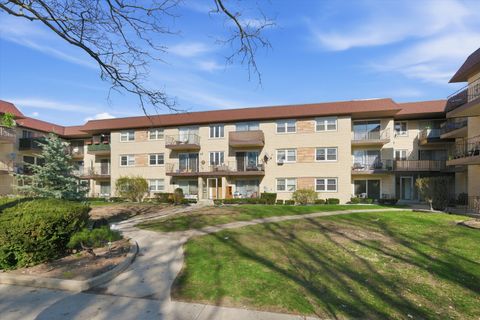 Tiny photo for 5211 N Potawatomie Avenue #206, Chicago, IL 60656 (MLS # 12616531)