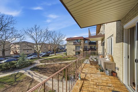 Tiny photo for 5211 N Potawatomie Avenue #206, Chicago, IL 60656 (MLS # 12616531)