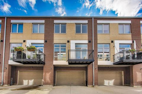 Tiny photo for 2823 N OAKLEY Avenue #K, Chicago, IL 60618 (MLS # 12468070)