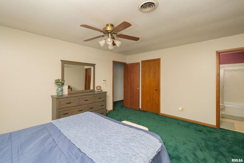 Tiny photo for 4324 SPRING Street, Davenport, IA 52807 (MLS # QC4268779)