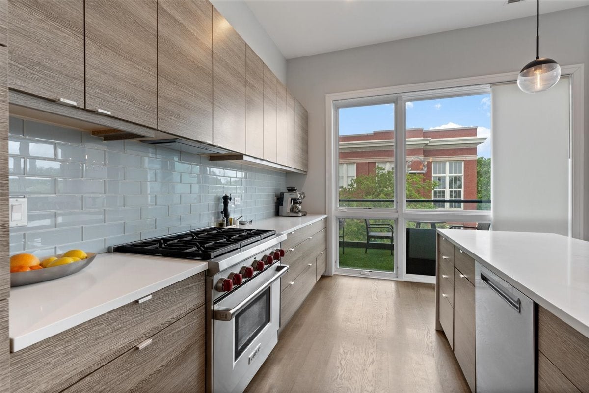 2145 W Augusta Boulevard 3PH