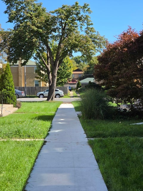 Tiny photo for 1436 N Harlem Avenue #E, River Forest, IL 60305 (MLS # 12778711)