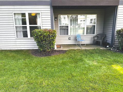 Tiny photo for 1104 Yorkshire Court #Unit-B, Elgin, IL 60120 (MLS # 12469122)