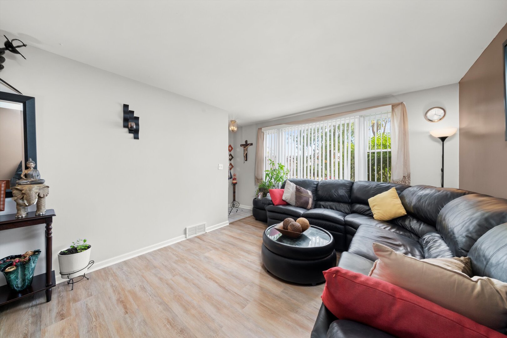 5038 S Laramie Avenue