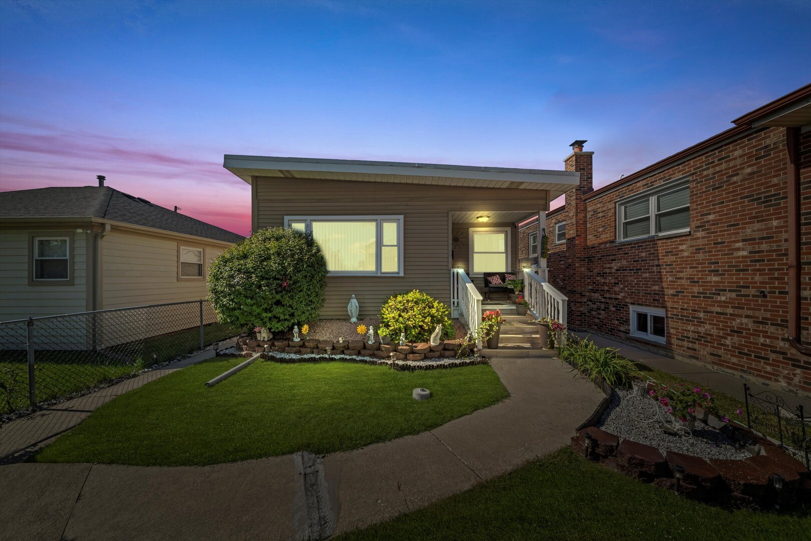 5038 S Laramie Avenue