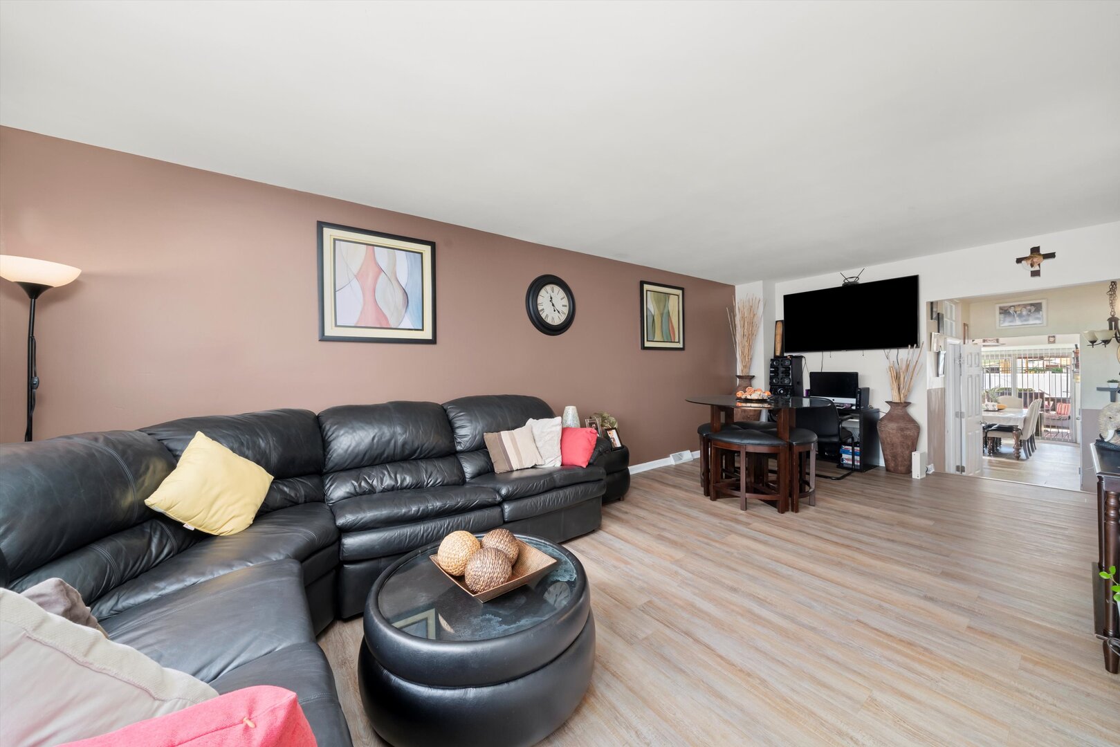 5038 S Laramie Avenue