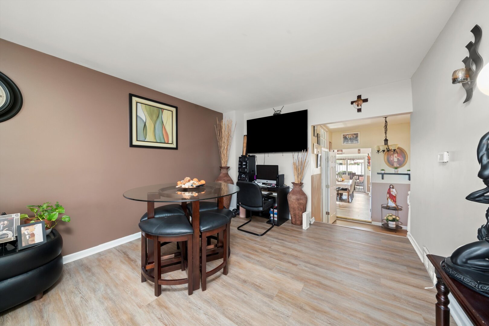 5038 S Laramie Avenue