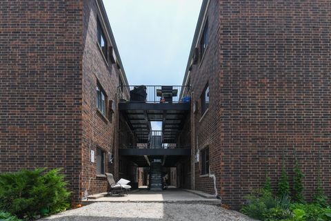 Tiny photo for 953 N Rohlwing Road #GB, Addison, IL 60101 (MLS # 12452303)