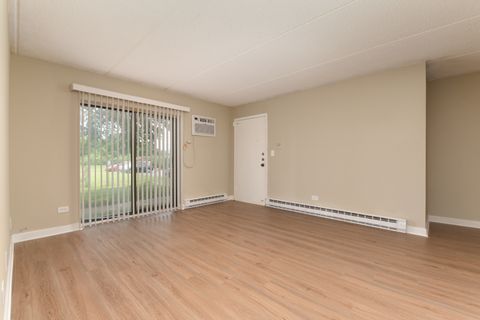 Tiny photo for 953 N Rohlwing Road #GB, Addison, IL 60101 (MLS # 12452303)