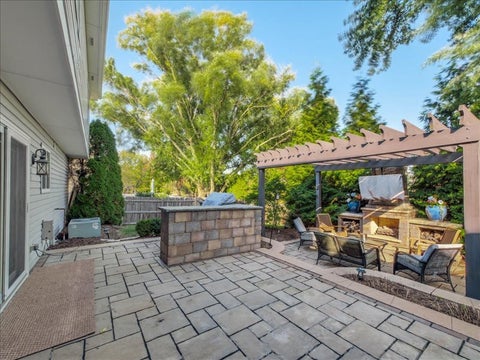 Tiny photo for 2011 Crossing Lane, Naperville, IL 60540 (MLS # 12784872)