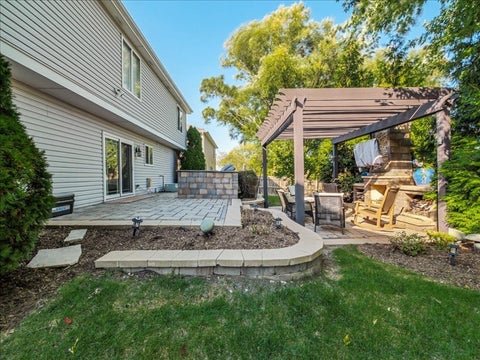 Tiny photo for 2011 Crossing Lane, Naperville, IL 60540 (MLS # 12784872)