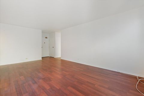 Tiny photo for 3900 N Lake Shore Drive #17G, Chicago, IL 60613 (MLS # 12521637)