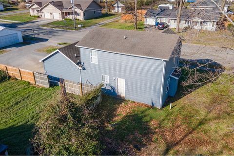 Tiny photo for 1925 Hamilton Street, Murphysboro, IL 62966 (MLS # 12614796)