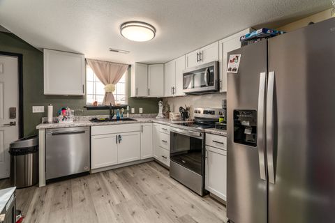 Tiny photo for 1925 Hamilton Street, Murphysboro, IL 62966 (MLS # 12614796)