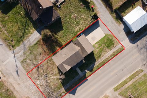 Tiny photo for 1925 Hamilton Street, Murphysboro, IL 62966 (MLS # 12614796)
