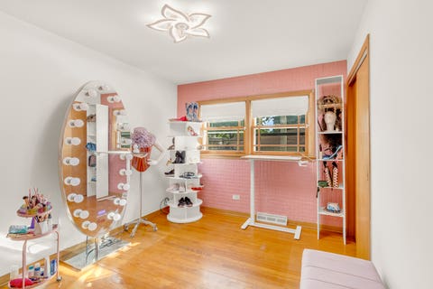 Tiny photo for 5425 Drury Lane, Oak Lawn, IL 60453 (MLS # 12721580)