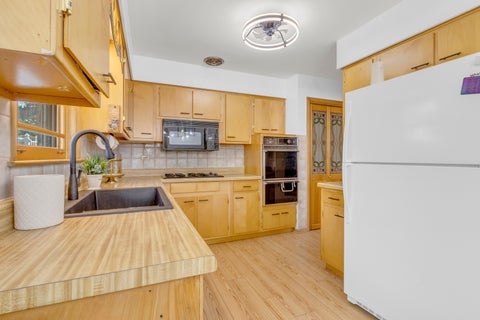 Tiny photo for 5425 Drury Lane, Oak Lawn, IL 60453 (MLS # 12721580)