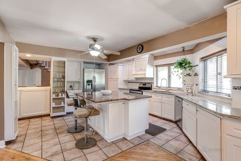Tiny photo for 630 Whitney Avenue, Winthrop Harbor, IL 60096 (MLS # 12144110)