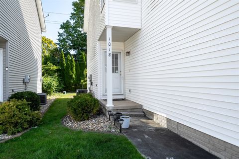 Tiny photo for 1018 Doral Drive, Bloomington, IL 61701 (MLS # 12486099)