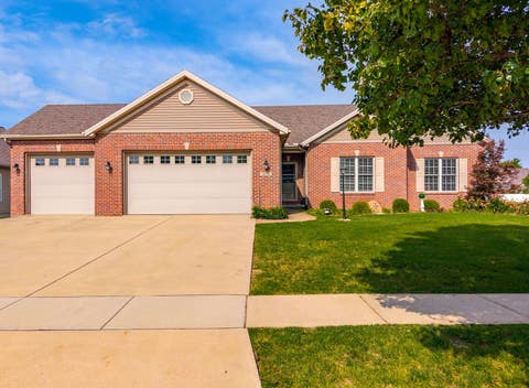 Photo of 2030 Escalade Road, Bloomington, IL 61705 (MLS # 12739013)