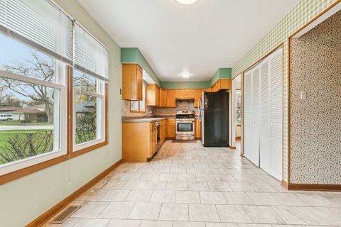 Tiny photo for 18604 Carpenter Street, Homewood, IL 60430 (MLS # 12609815)