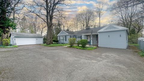 Photo of 1848 N Sheridan Road, Waukegan, IL 60087 (MLS # 12621915)