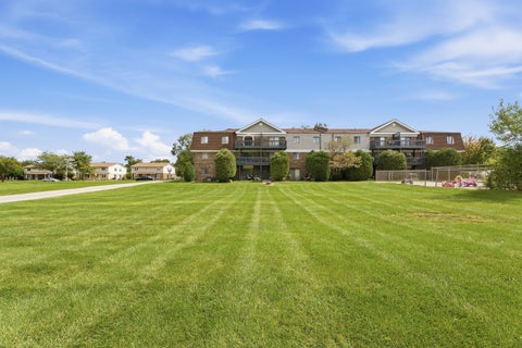 Tiny photo for 120 S La Londe Avenue #1G, Addison, IL 60101 (MLS # 12765894)