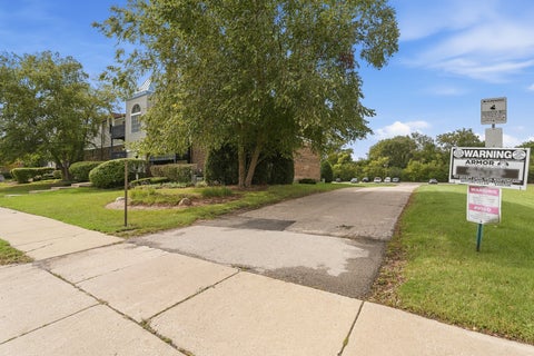Tiny photo for 120 S La Londe Avenue #1G, Addison, IL 60101 (MLS # 12765894)