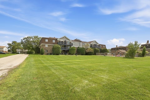 Tiny photo for 120 S La Londe Avenue #1G, Addison, IL 60101 (MLS # 12765894)