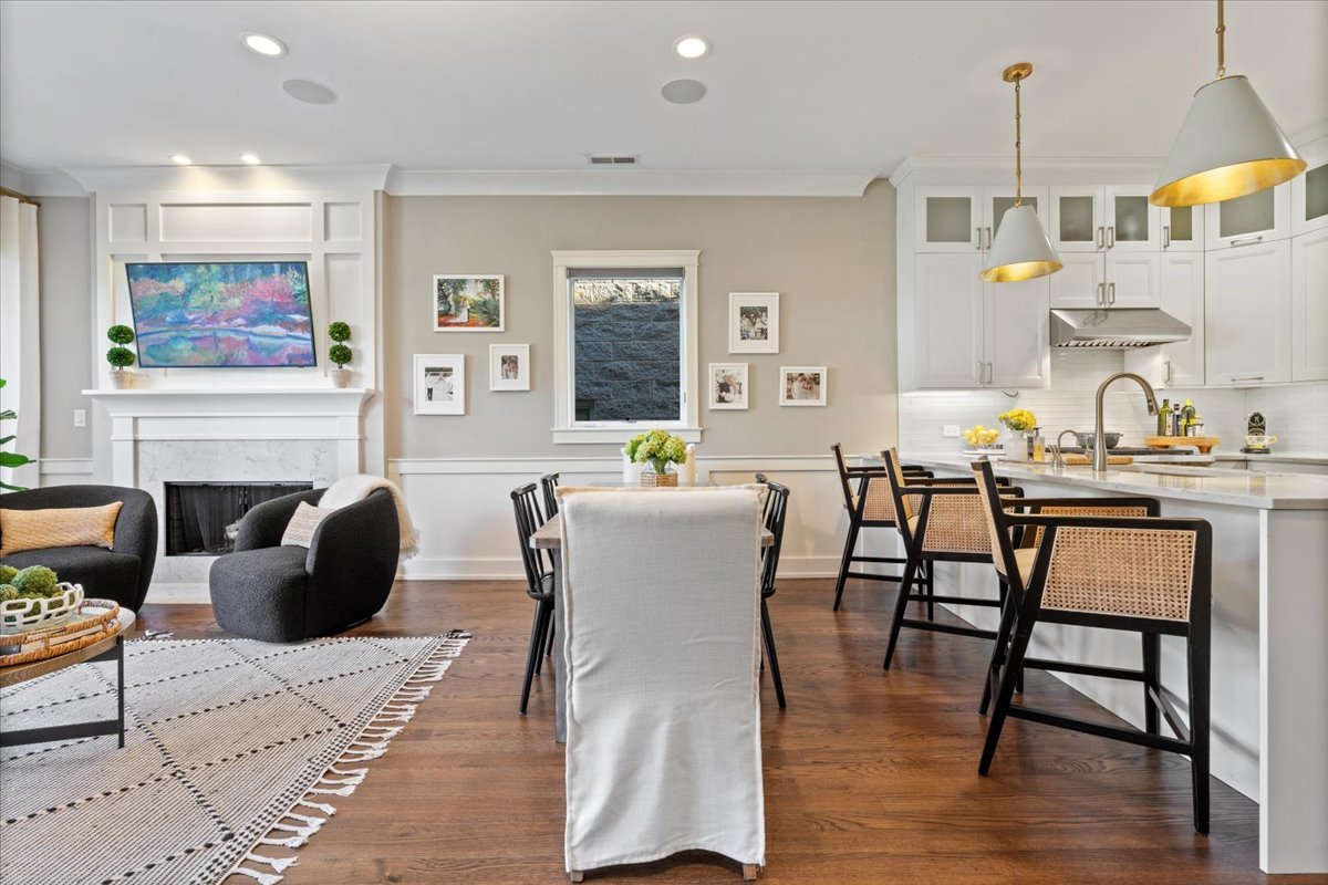 863 W Wrightwood Avenue 3