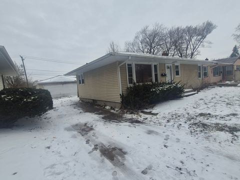Tiny photo for 413 27th Street, Rockford, IL 61108 (MLS # 12541003)